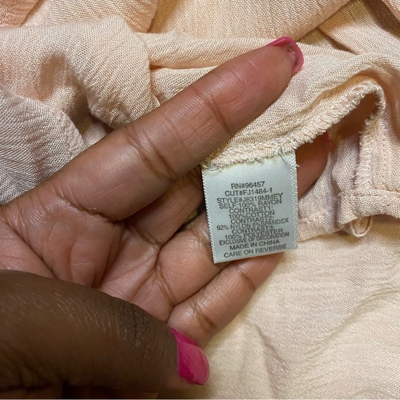 Love on a hanger pink feminine top - size xl - Picture 5 of 7